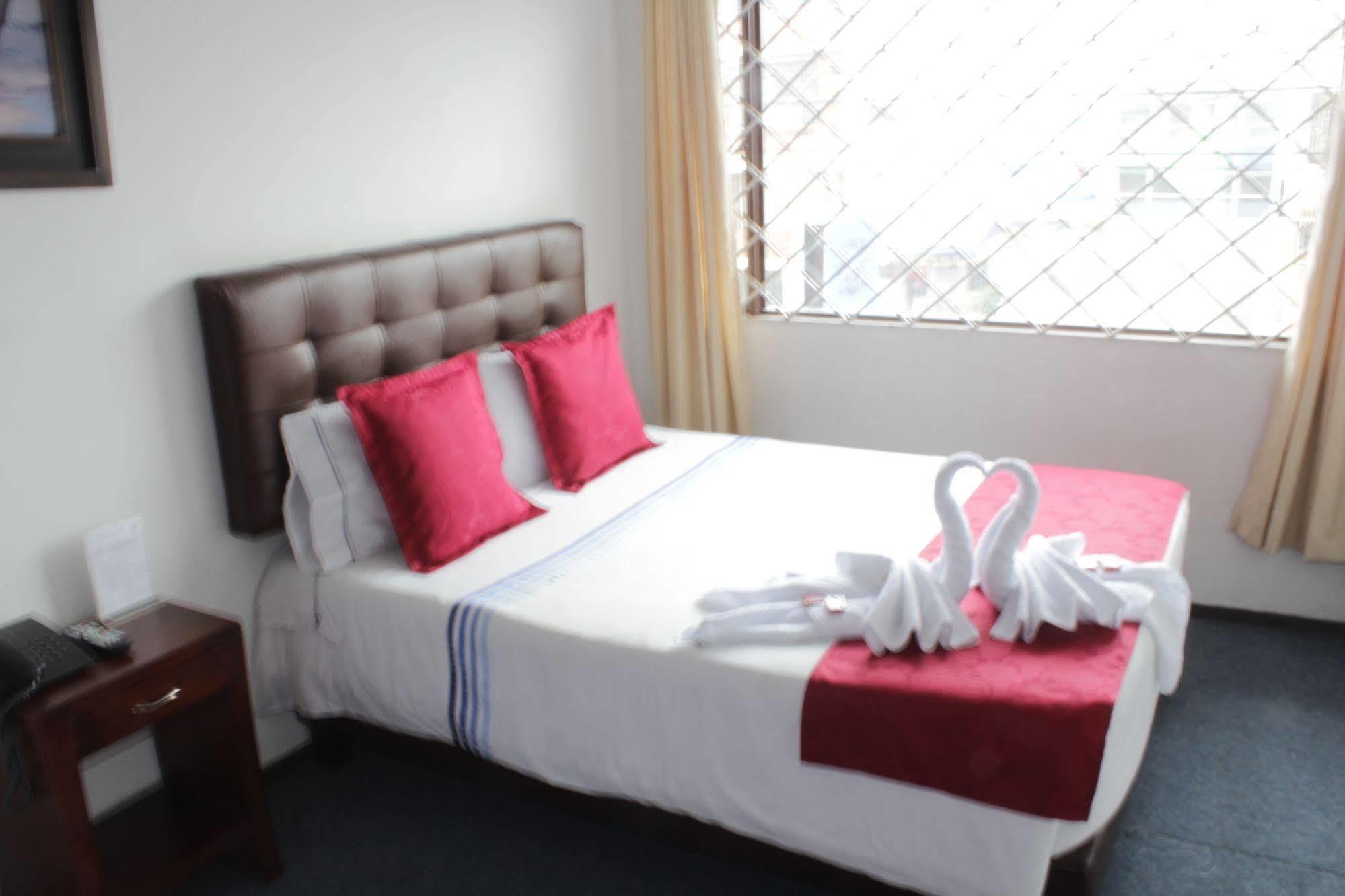 Hostel Av Suba 116 โบโกตา ภายนอก รูปภาพ