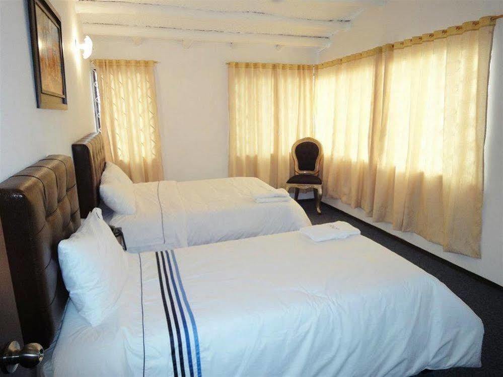 Hostel Av Suba 116 โบโกตา ภายนอก รูปภาพ