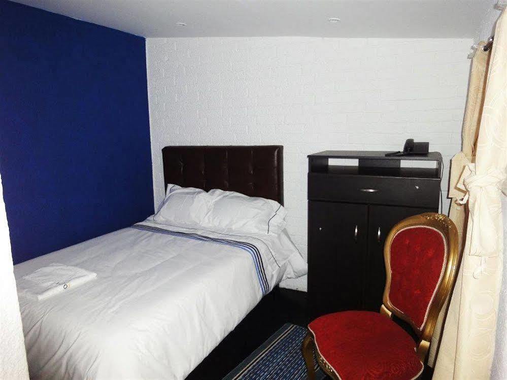 Hostel Av Suba 116 โบโกตา ภายนอก รูปภาพ